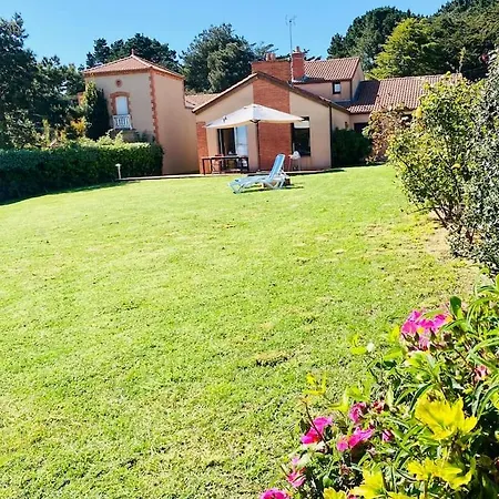 Maison Familiale Vue Au Calme 3 Etoiles Rose *